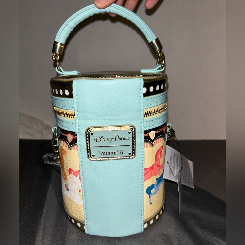 ❤️‍🔥FLASH SALE❤️‍🔥Carousel Loungefly Crossbody Bag